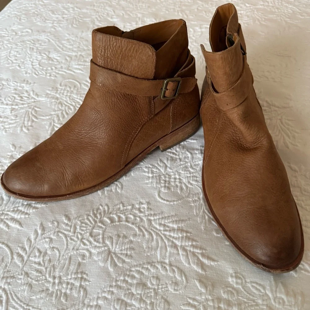 Kork Ease Brown Leather Ankle Booties size 11